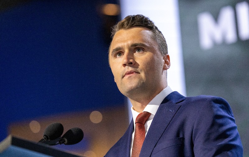Arma cu care a fost ucis Charlie Kirk a fost găsită: atacatorul ar avea „aspectul unui student”, potrivit FBI