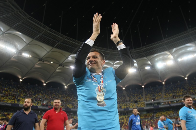 Cosel Gâlcă a fost pe cai mari, după cele trei trofee obţinute cu Steaua FOTO: Vlad Chirea