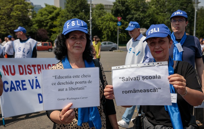 5.000 de lei pe lună pentru un debutant. Atât cred profesorii că ar fi un salariu corect
