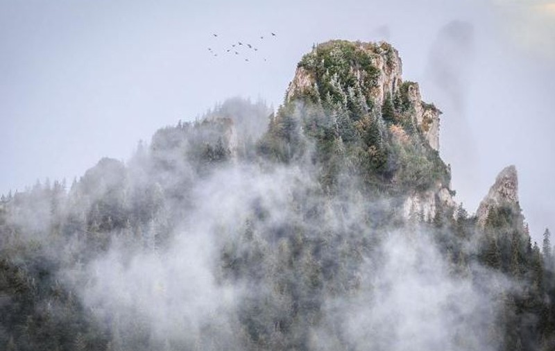Imaginea surprinsă de fotograful Cătălin Urdoi, apreciată de National Geographic. Peisajul mirific din Munții Rarău