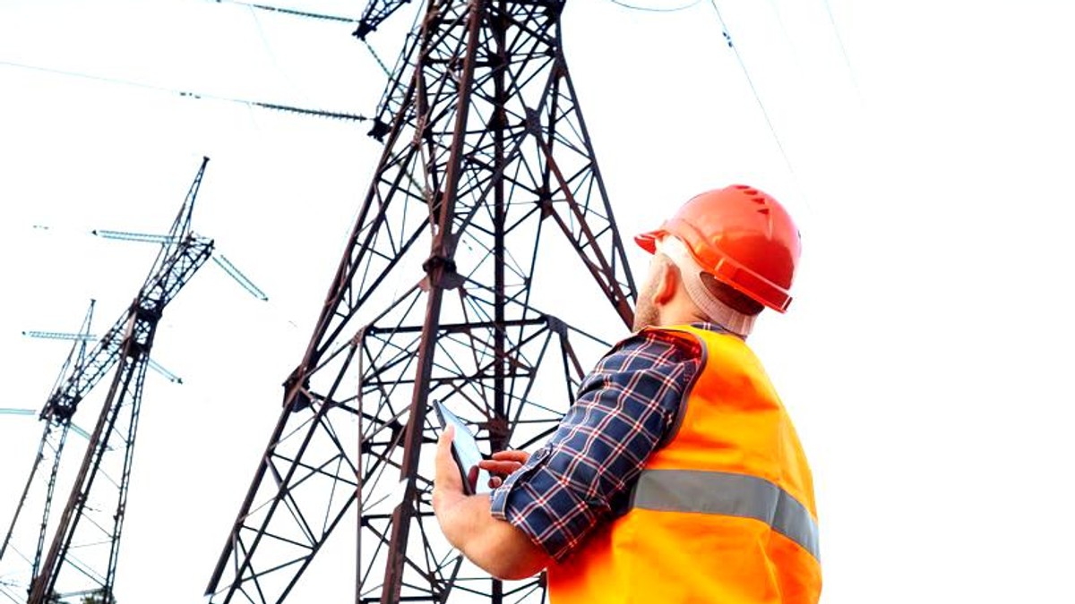 Șase localități din județul Olt, fără curent electric după prima ninsoare