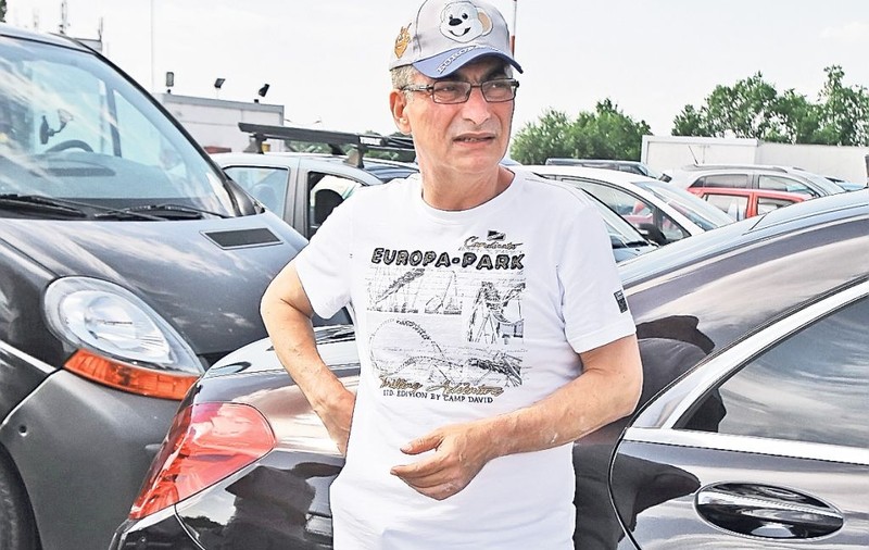 Şcoala copiilor i-a readus faţă în faţă. Nici dacă ar vrea, foştii soţi Adriana Bahmuţeanu şi Silviu Prigoană n-ar putea scapa unul de altul!