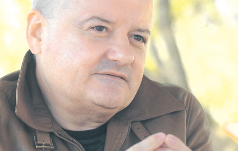 Irinel Columbeanu, ai putea strânge voturi de la fostele iubite!
