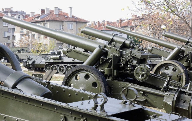 NATO le cere statelor membre europene să cheltuie și mai mult pentru înarmare: „Nu suntem în război, dar nici în pace”