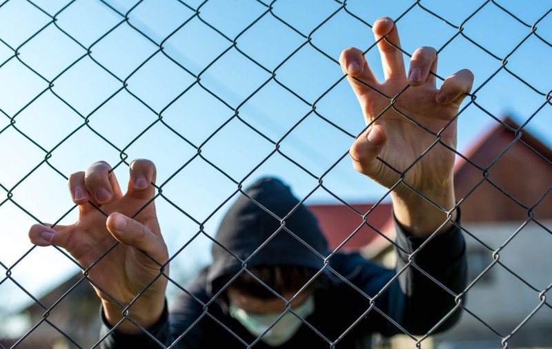 O temă nepopulară, dar o amenințare pentru noi toți, pandemia la închisoare. Deținuții se tem: „Mamă, fă ceva, s-a umplut penitenciarul de coronavirus”