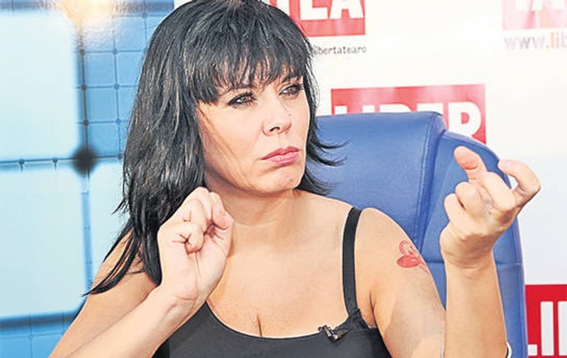 Mariana Moculescu ÎNGHEAŢĂ ÎN CASĂ, la -2 GRADE!