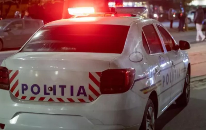 Un interlop își terorizează vecinul senator, cu acordul Poliției Constanța. A fost condamnat pentru răpirea și torturarea unui milionar în criptomonede, eliberat și acum e „intangibil”