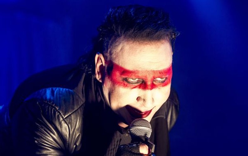 Marilyn Manson a leşinat pe scenă | VIDEO