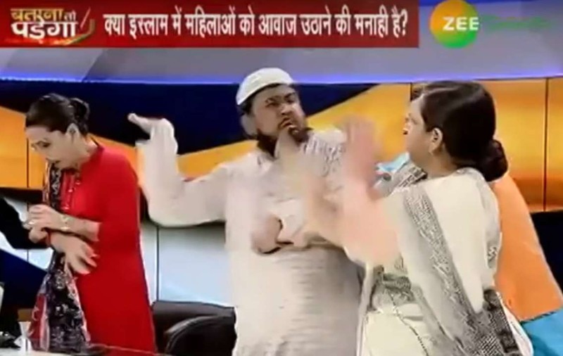 VIDEO| Bătaie între un cleric musulman și o apărătoare a drepturilor femeilor într-un studio de televiziune
