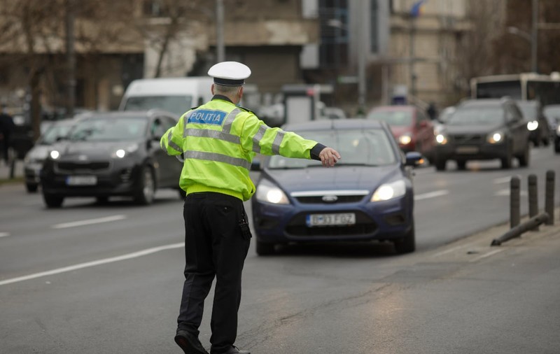 Șoferi cu mașini tunate lăsați fără plăcuțe de înmatriculare, în București