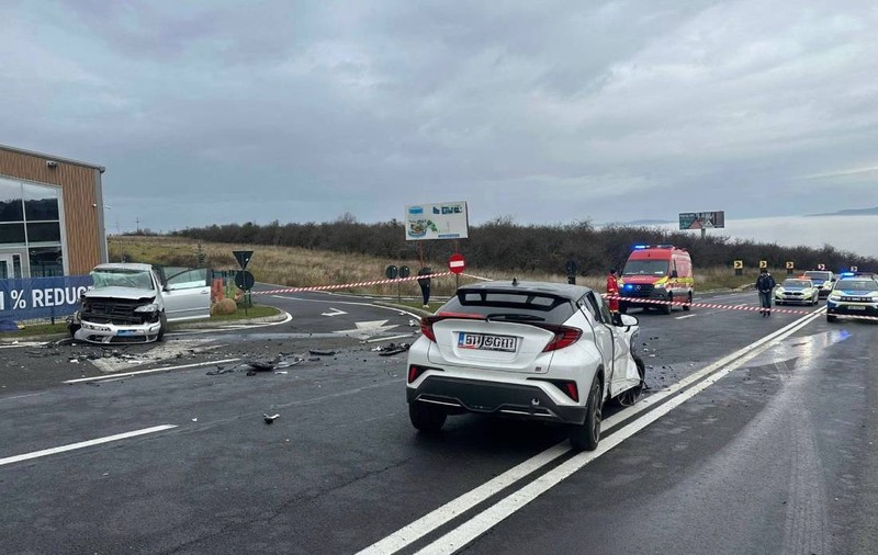 Imagini de la accidentul teribil din Cluj, în care un om a murit și alți 3 au fost răniți: unul dintre șoferi a intrat pe contrasens