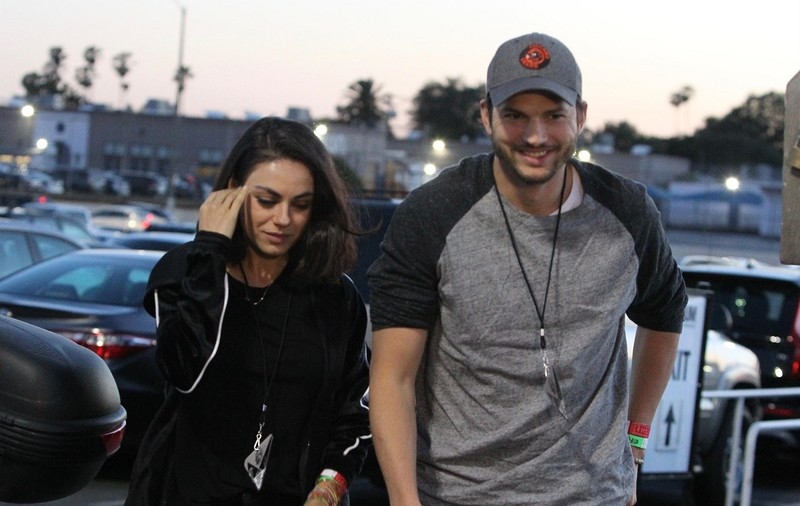 Ashton Kutcher și Mila Kunis nu-și spală copiii zilnic. „Dacă vedeți murdăria pe ei, spălați-i. Altfel, nu are rost”