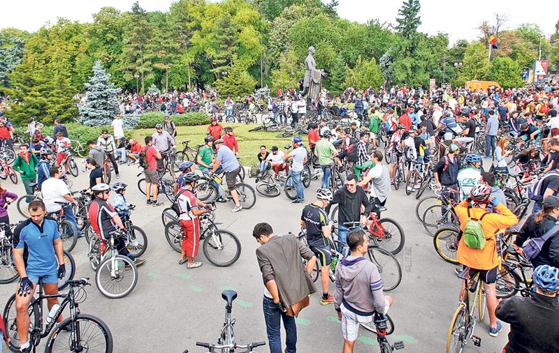 A fost weekendul protestelor în Capitală! Bicicliştii au cerut demisia primarului