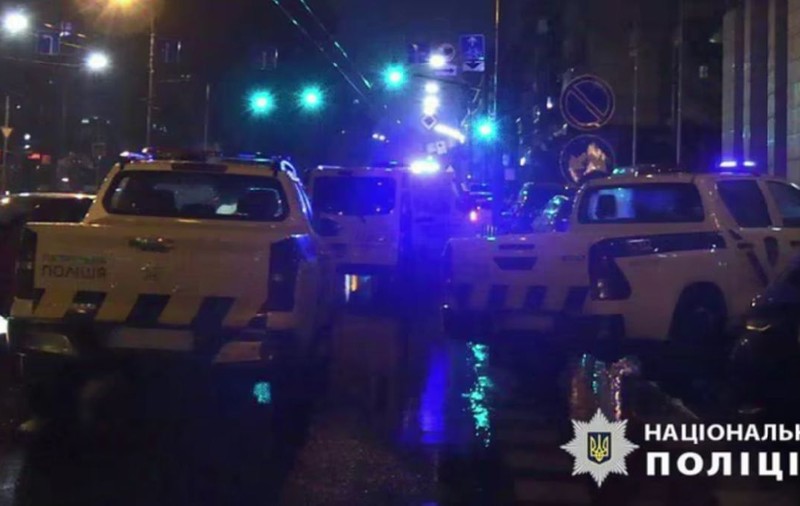 Focuri de armă într-un hotel din Kiev. O persoană a murit, iar alte două au fost rănite