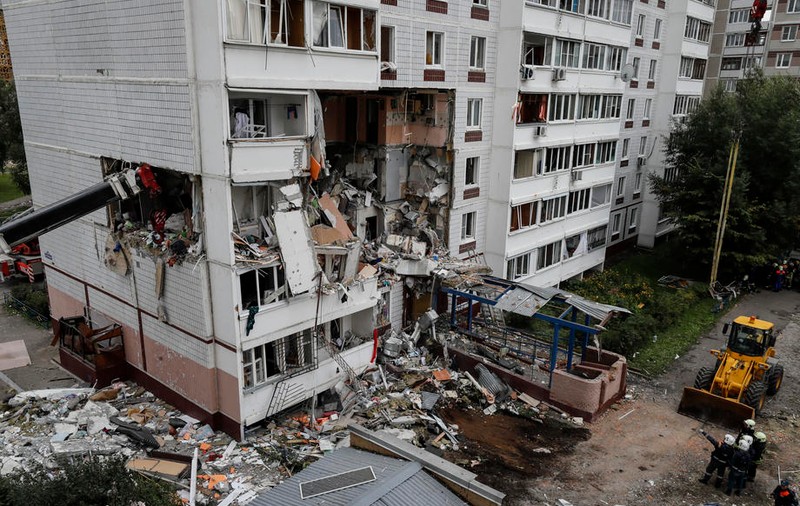 Doi morți și mai mulți răniți după o explozie la un bloc de locuințe din Rusia