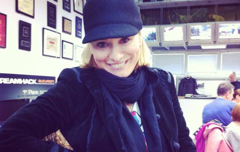 ANDREEA ESCA, ÎNLOCUITĂ la PUPITRUL ŞTIRILOR! Uite ce VEDETĂ prezintă acum JURNALUL!