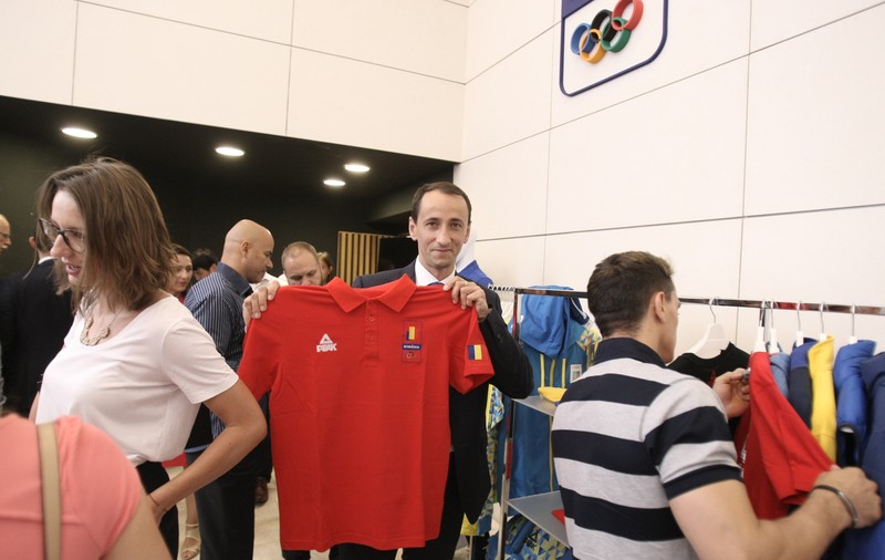 Președintele COSR, Mihai Covaliu, este mulțumit de noul echipament al olimpicilor: ”Dacă firma Peak e bună pentru NBA, e bună și pentru România”