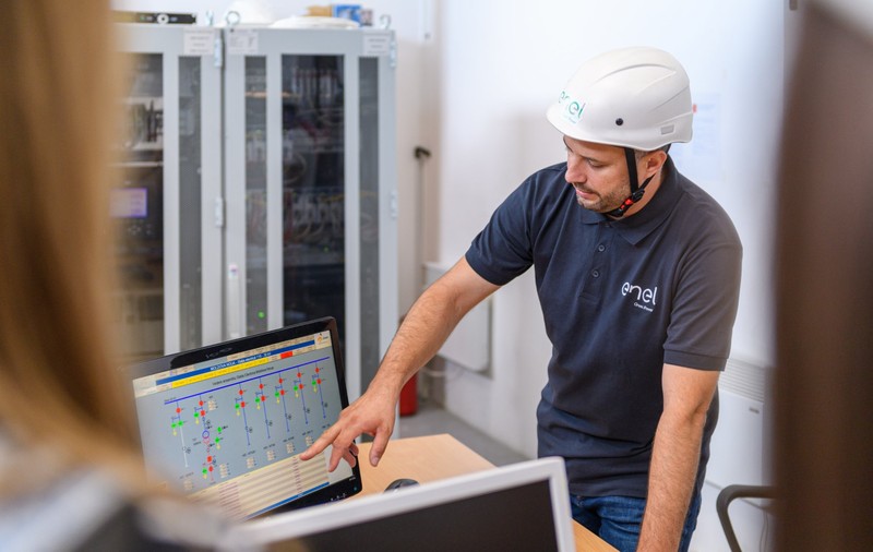Grupul italian Enel a semnat acordul pentru vânzarea tuturor activităţilor din România către o companie greacă. Valoarea tranzacției