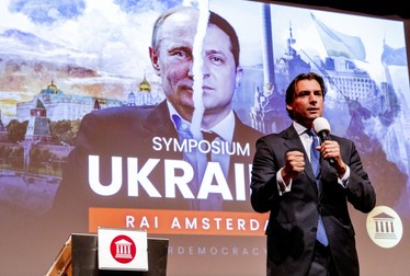 Thierry Baudet, liderul partidului Forum pentru Democrație din Olanda, la o dezbatere despre războiul din Ucraina, pe 10 iulie 2022. Foto: Profimedia