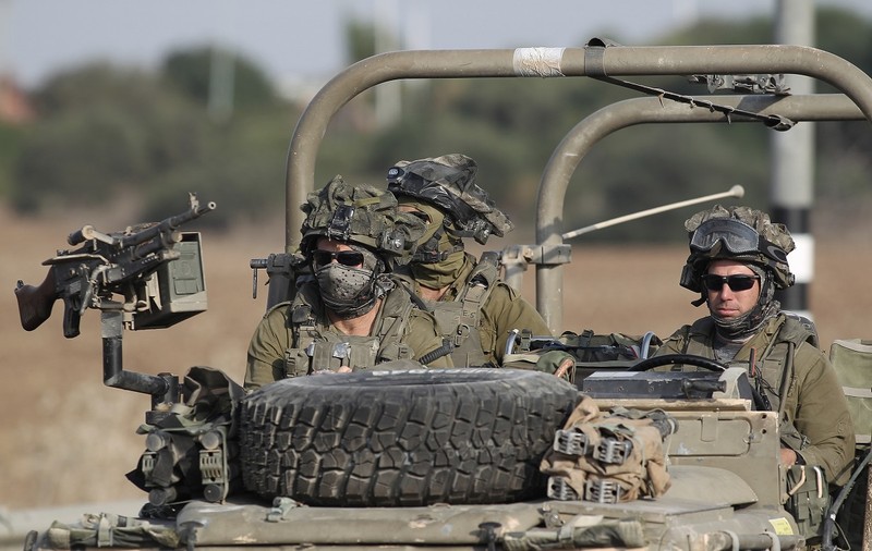 Israelul abandonează invazia totală a Fâșiei Gaza și efectuează doar operațiuni militare limitate, așa cum au cerut oficialii americani, scrie New York Times
