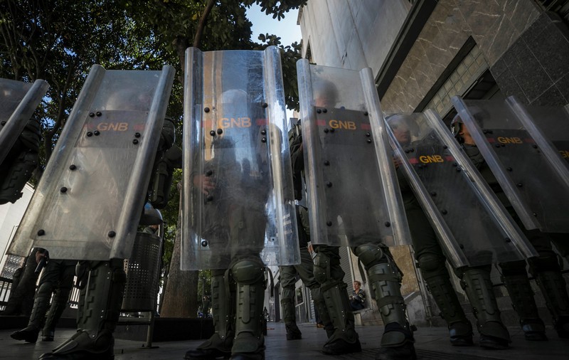 Sediul Parlamentului din Caracas a fost închis joi după o alertă cu bombă