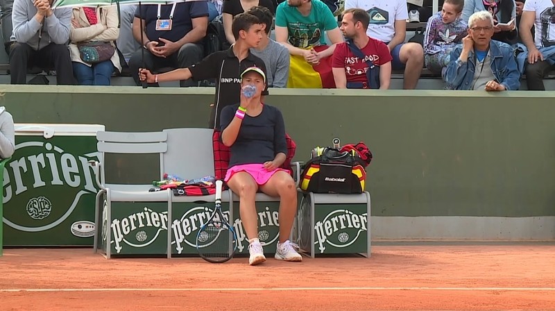 Irina Begu, în timpul meciului cu Mattek-Sands