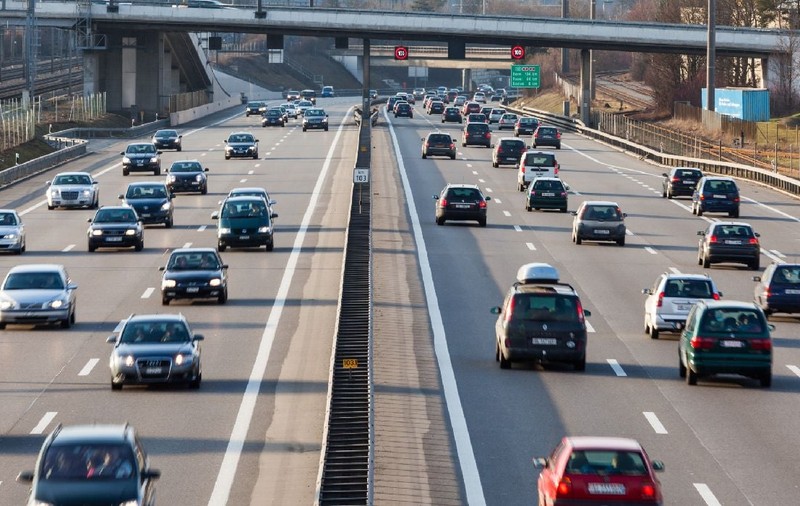 O țară din Europa pregătește o taxă de 23 de euro pentru șoferii care o tranzitează