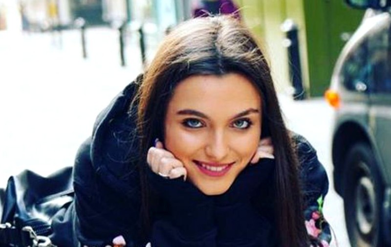 Ce spune Alexia Eram despre faptul că e fiica Andreei Esca. "E greu să știi dacă cineva vrea să vorbească cu tine sau..."