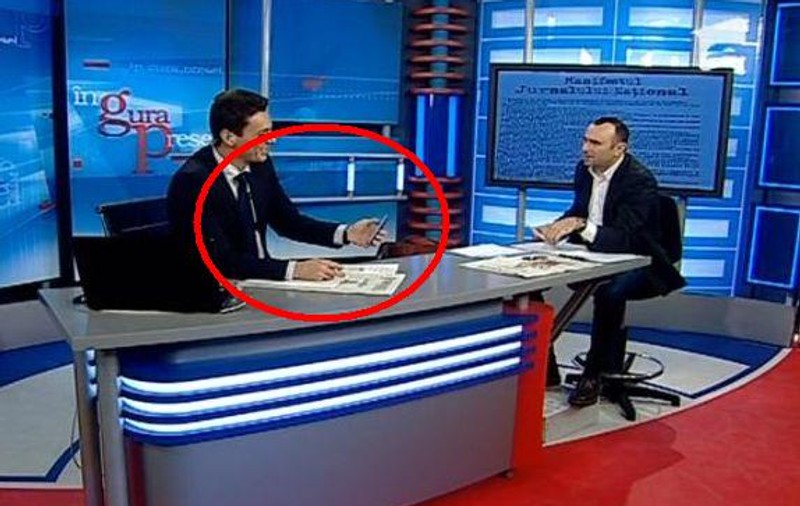 Marius Tucă, spre Badea: "Eşti atent la mine sau la mesaje? Ţi-a dat Carmen mesaj?" | VIDEO