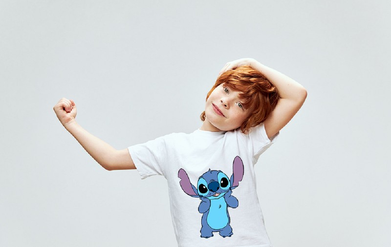 Stitch cucerește inimile copiilor și adolescenților: explozia produselor personalizate inspirate din universul Disney
