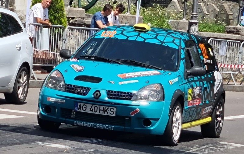 Cozi uriașe la intrarea în Sinaia. Trafic bară la bară pe DN1, în plin sezon estival. Care a fost motivul