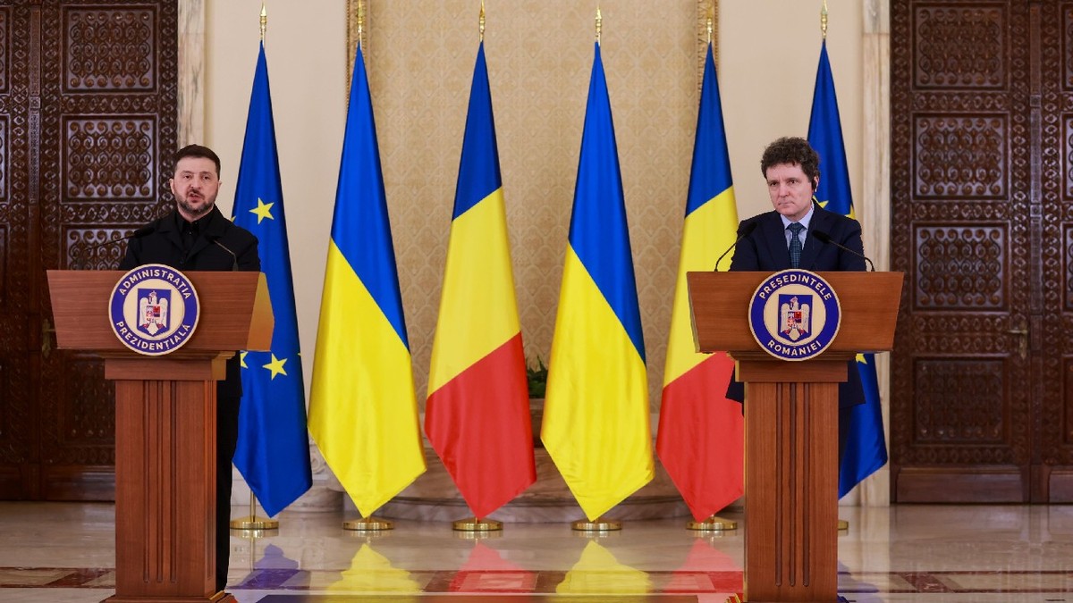 Declarații de presă comune susținute de președintele Ucrainei, Volodimir Zelenski (S), și de președintele României, Nicușor Dan (D), la Palatul Cotroceni, din București, joi, 12 martie 2026.
