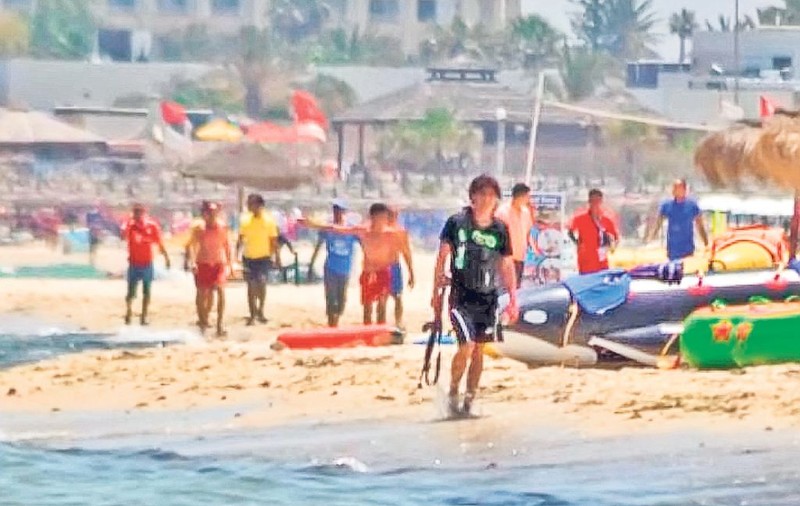 Vânătoare de turişti | Martorii tragediei din Sousse spun că atacatorul a avut un scop precis