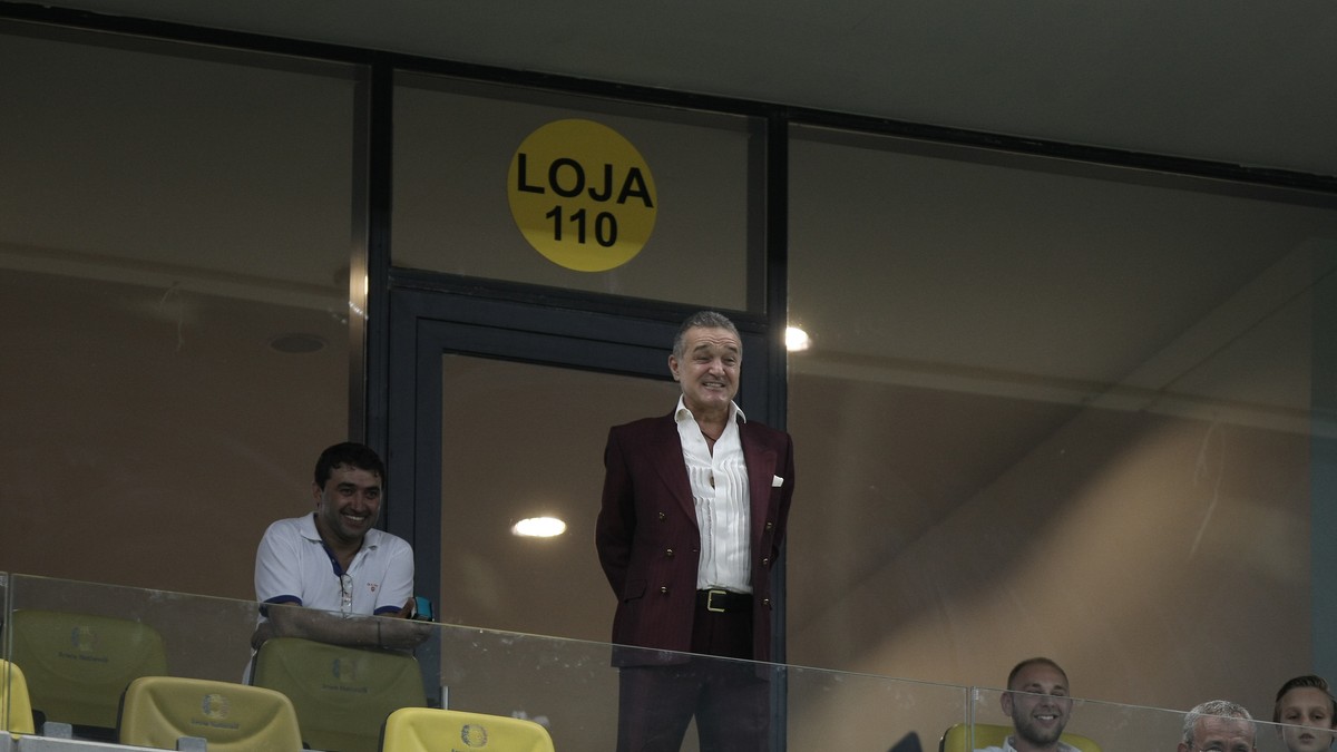 Gigi Becali a ironizat-o pe rivala CFR Cluj după transferul lui Julio Baptista: ”Râzi când se întâlnește cu mingea!”