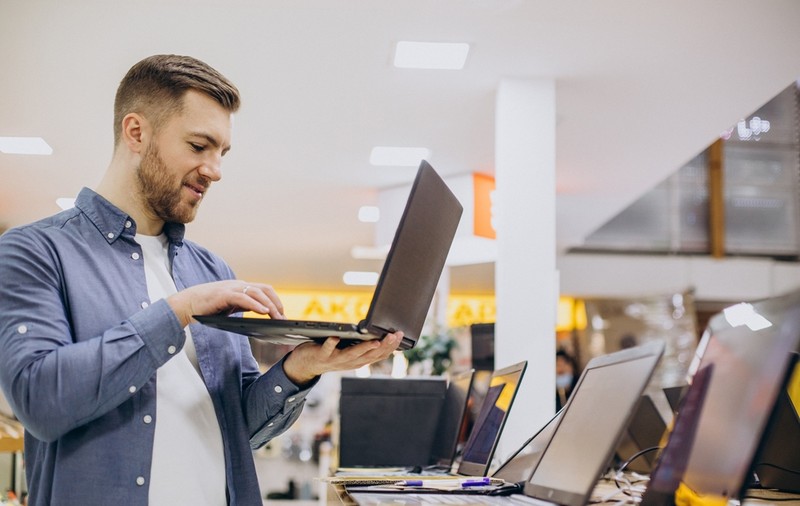 Laptopuri ieftine la eMAG de Black Friday 2023