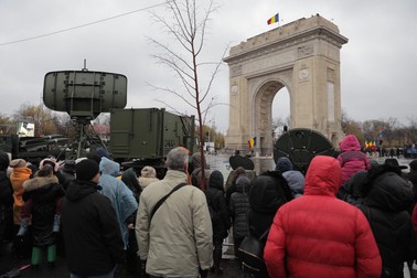Parada de 1 Decembrie de la Arcul de Triumf a ținut aproximativ o oră Foto: Eli Driu/Libertatea