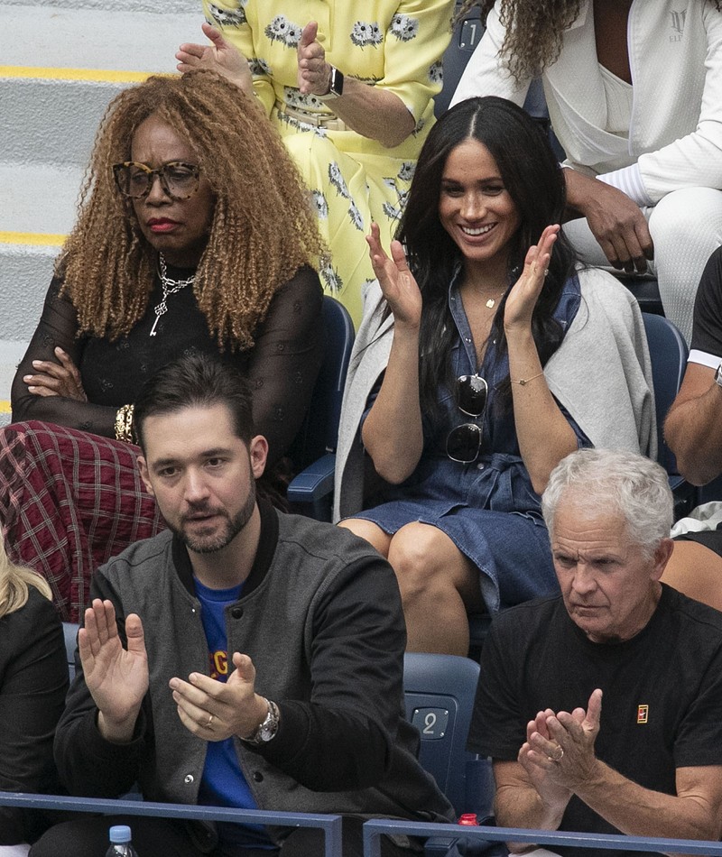 Meghan Markle, alături de mama Serenei și de soțul sportivei (EPA)