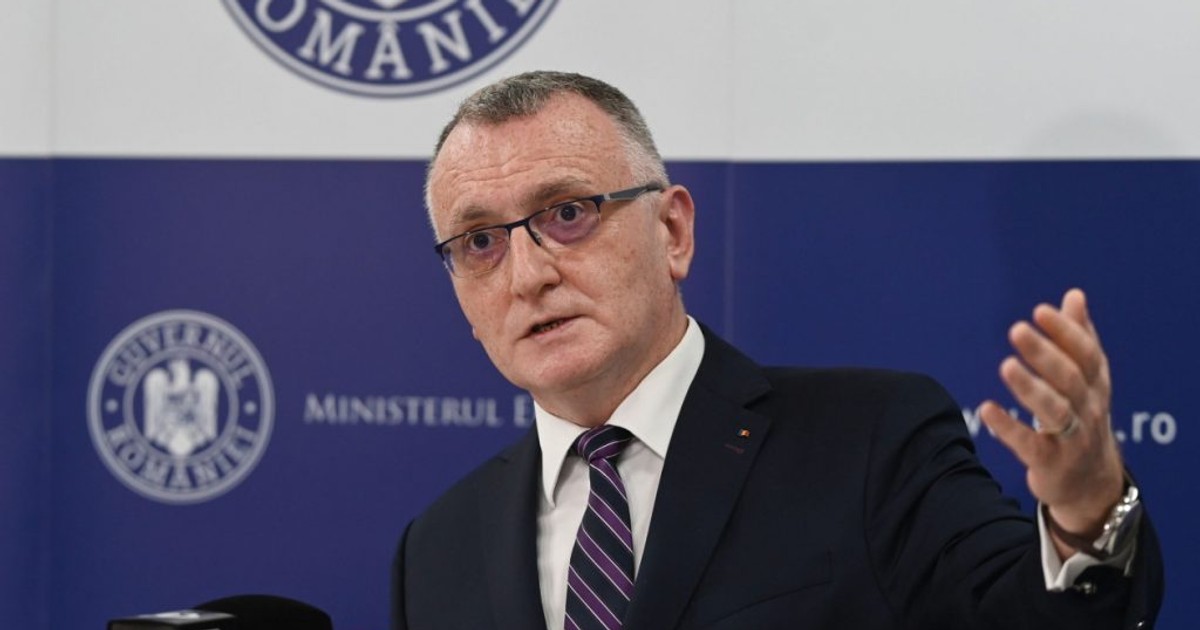 VIDEO Emilia Șercan publică plagiatul comis de ministrul educației, Sorin Cîmpeanu, care și-a însușit 92 de pagini din munca a doi profesori într-un curs universitar. Apoi le-a furat de tot lucrarea, semnându-se el
