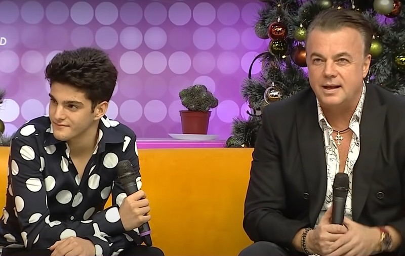 Băiatul lui Adrian Enache are succes la 16 ani. David joacă în serialul pe care Tim Burton îl filmează în România