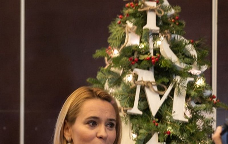Andreea Esca, PREOCUPATĂ DE ÎMPODOBIREA BRADULUI! Ca în fiecare an, acesta este PERSONALIZAT!