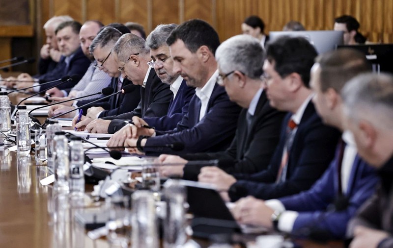 Guvernul introduce taxe noi, crește impozite și taie facilități. Ce prevede Ordonanța-trenuleț