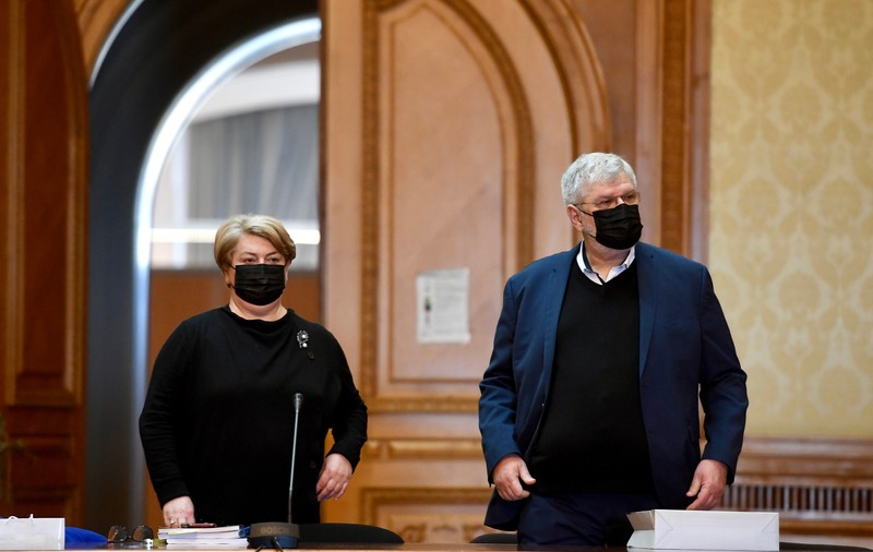 Șefii TVR și cei ai Radioului public au fost demiși de Parlament