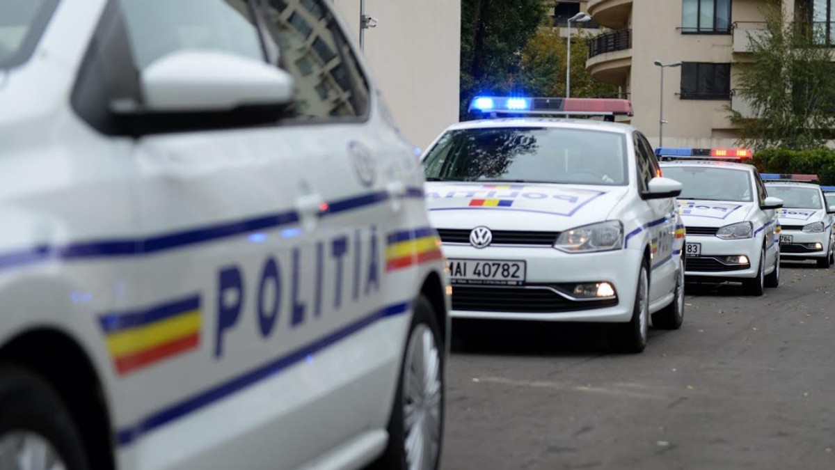 Un șofer a fost prins de polițiști cu focuri de armă în Galați. Individul nu are permis de conducere