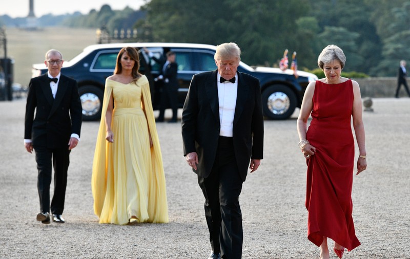 Trump a criticat-o pe Theresa May într-un interviu, înaintea vizitei sale în Marea Britanie