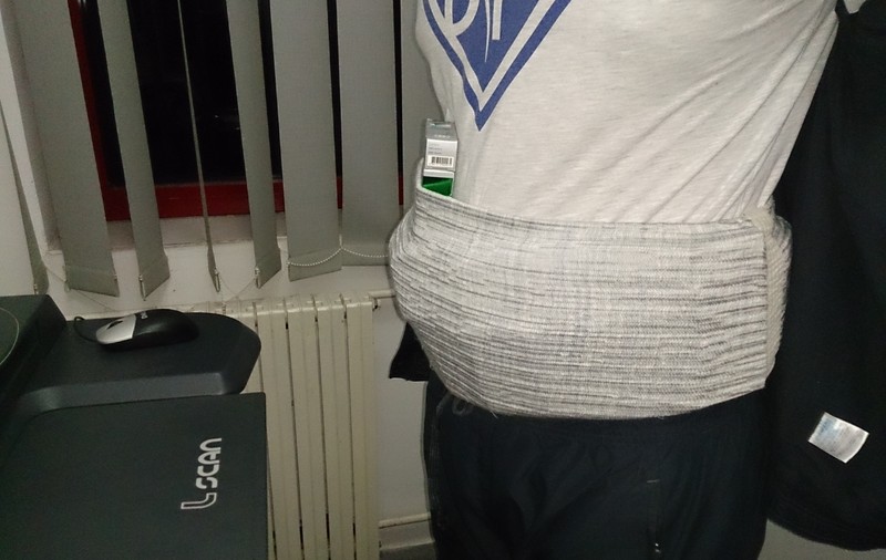 Un traficant "S-A BLINDAT" cu mii de anabolizante de contrabandă
