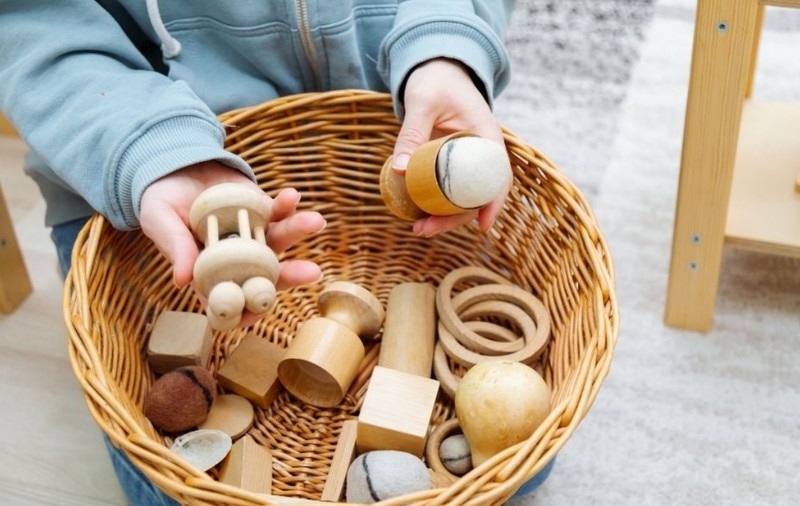 10 jucării Montessori care îți vor ajuta copilul să obțină concentrare, răbdare și încredere în propria persoană