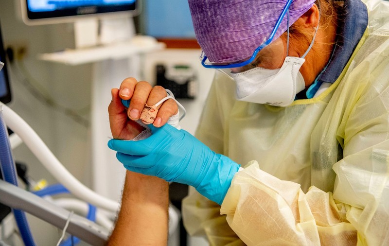 Cum va arăta a doua iarnă a pandemiei în Europa. Punctul slab care ar putea băga în colaps sistemul medical