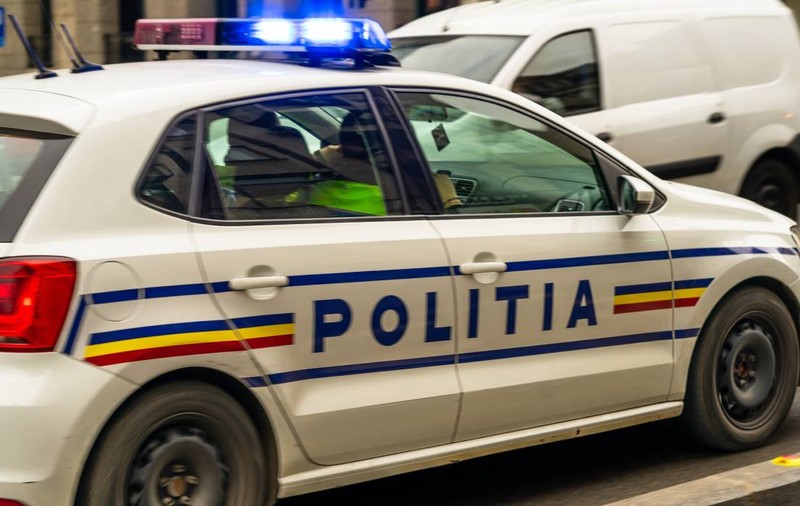 O femeie de 67 de ani, arestată preventiv după ce a înjunghiat mortal un bărbat într-o clădire abandonată din sectorul 1
