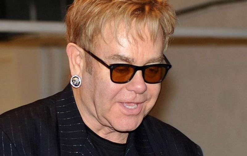 Elton John a convins-o pe Donatella Versace să renunţe la cocaină