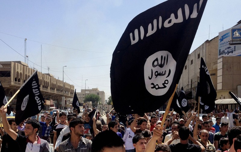 Victorie împotriva Statului Islamic. După doi ani, punctul stategic al islamiştilor a fost bombardat
